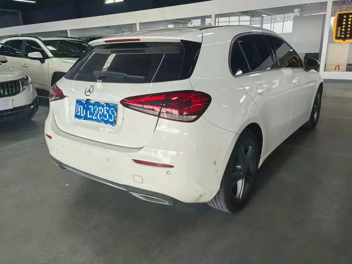 Mercedes-Benz A ( ) 2019 A 200 5