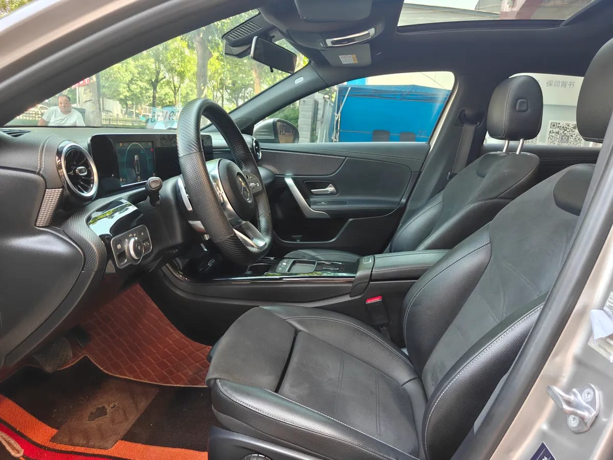 Mercedes-Benz A 2020 A 180 L 4