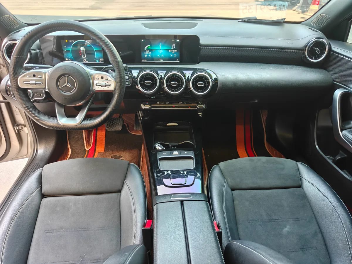 Mercedes-Benz A 2020 A 180 L 5