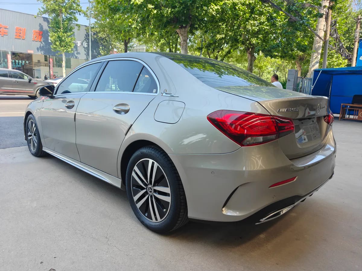 Mercedes-Benz A 2020 A 180 L 7