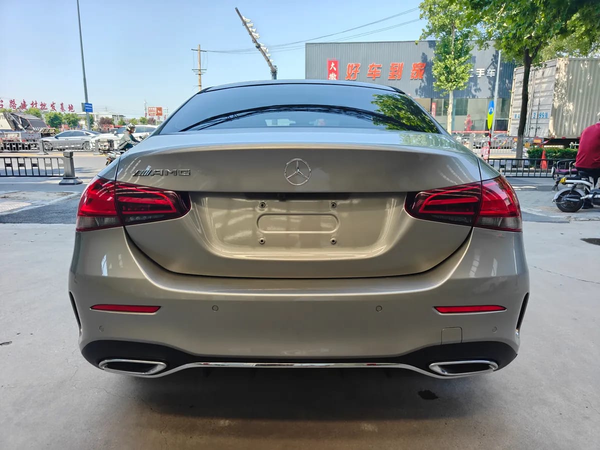 Mercedes-Benz A 2020 A 180 L 8