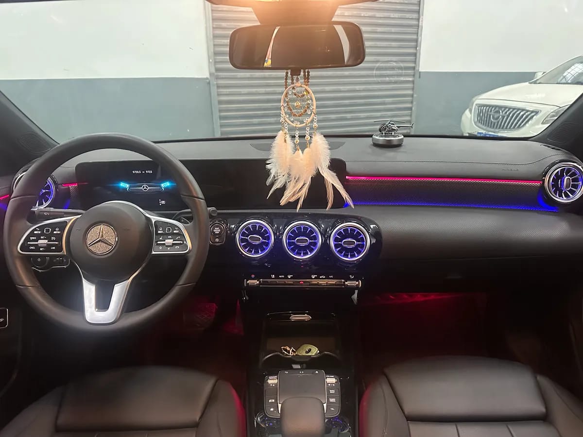 Mercedes-Benz A 2020 A 180 L 9