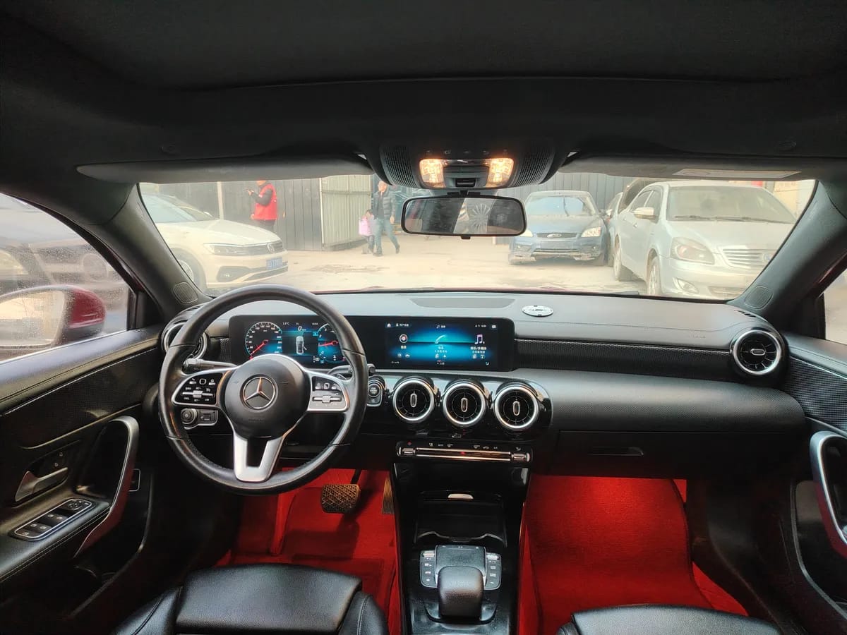 Mercedes-Benz A 2020 A 200 L 8