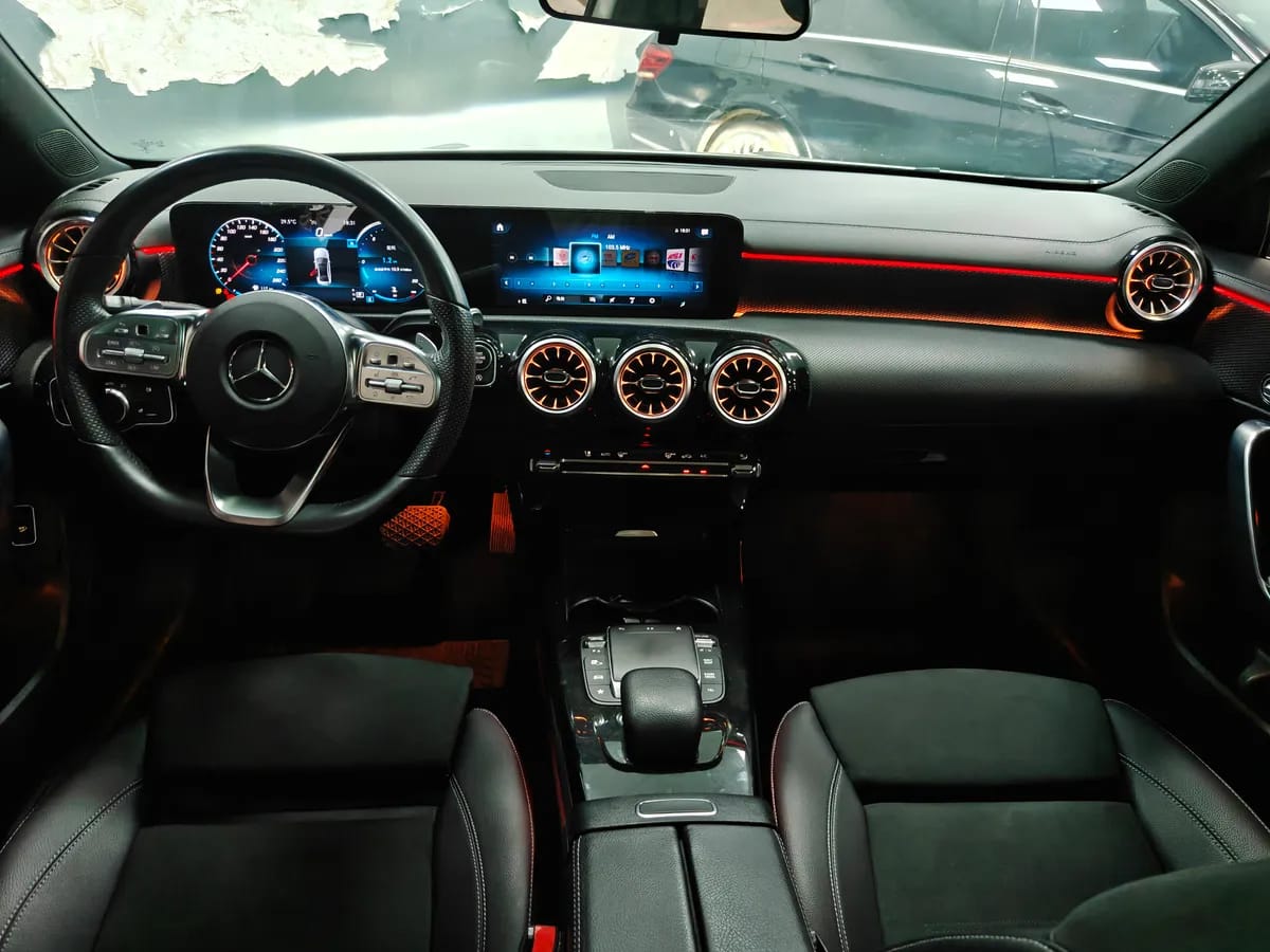Mercedes-Benz A 2021 A 200 L 5