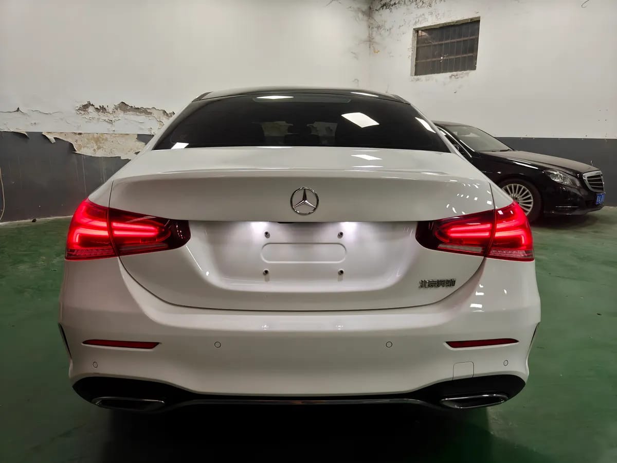 Mercedes-Benz A 2021 A 200 L 8