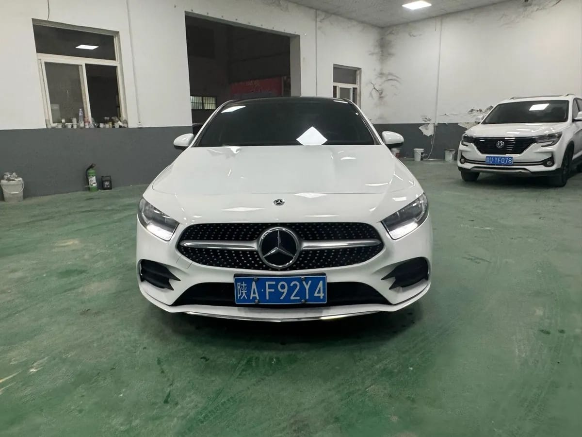 Mercedes-Benz A 2022 A 180 L 3
