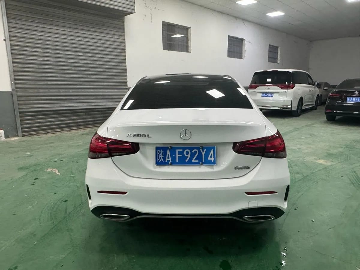 Mercedes-Benz A 2022 A 180 L 5