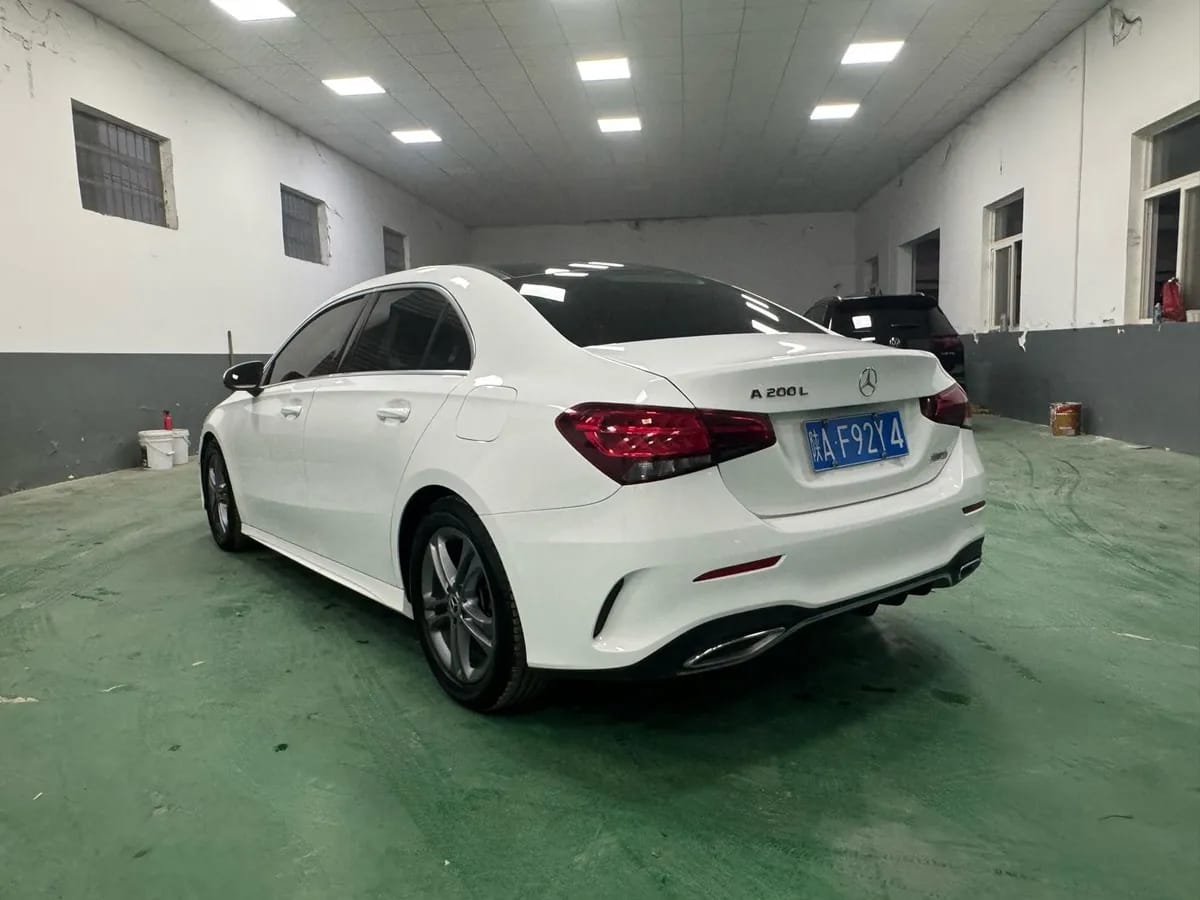 Mercedes-Benz A 2022 A 180 L 6