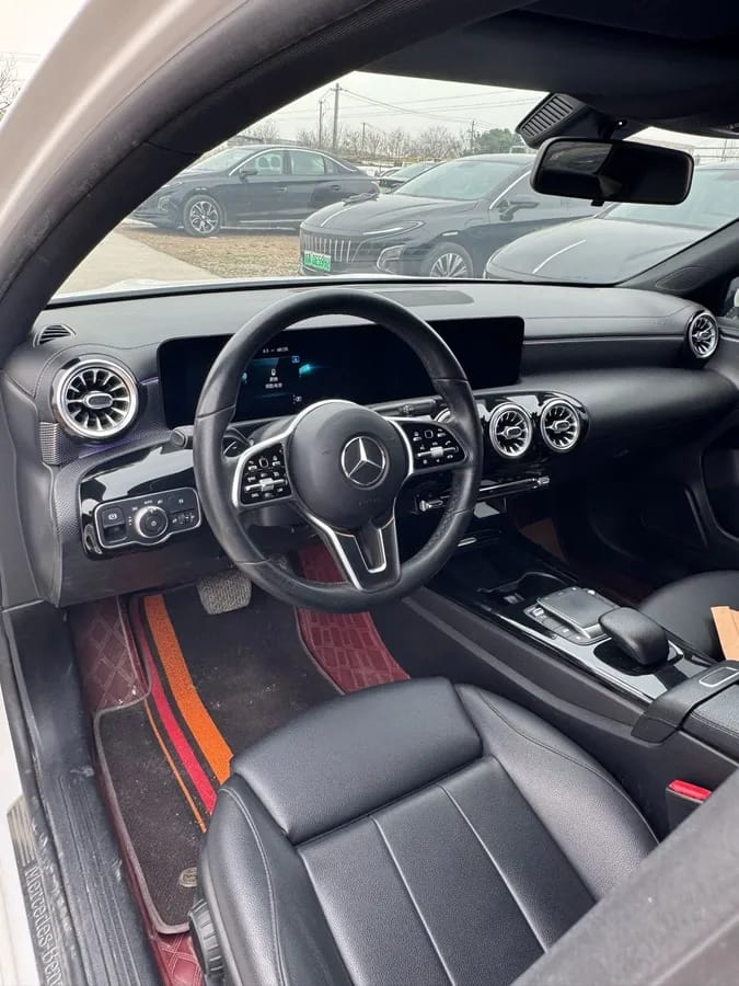 Mercedes-Benz A 2022 A 180 L 7