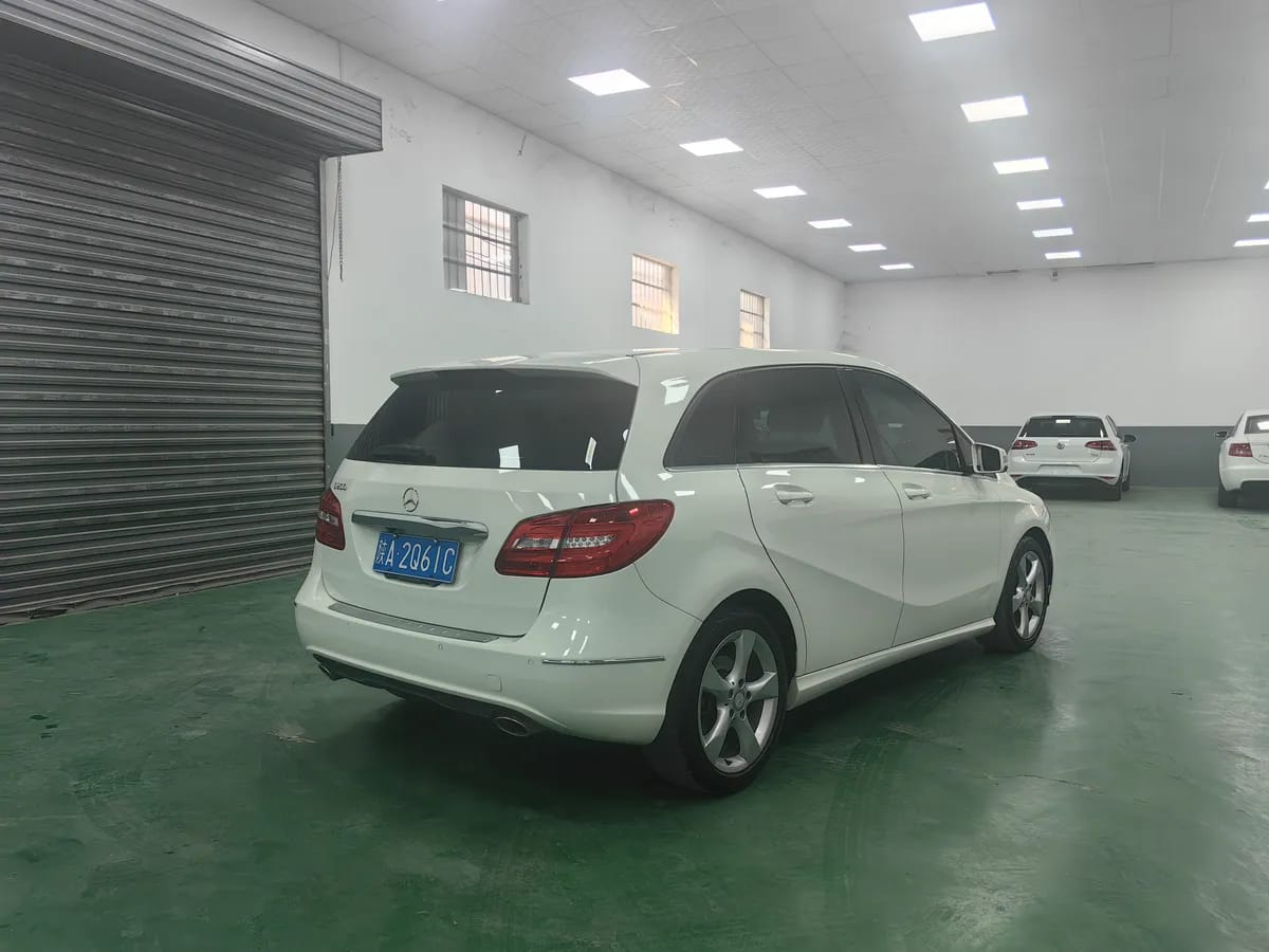 Mercedes-Benz B 2015 B 200 4