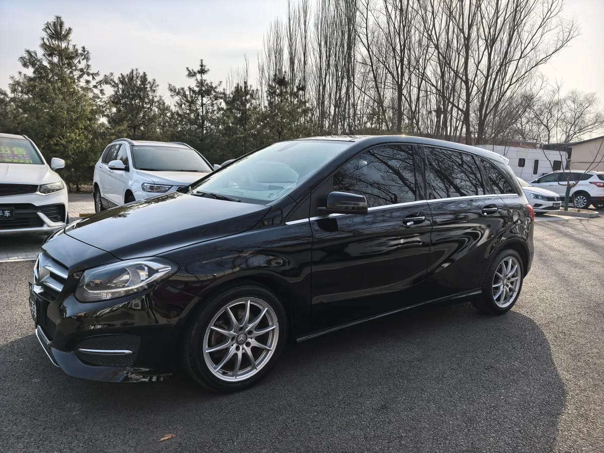 Mercedes-Benz B ( ) 2015 B 200 3