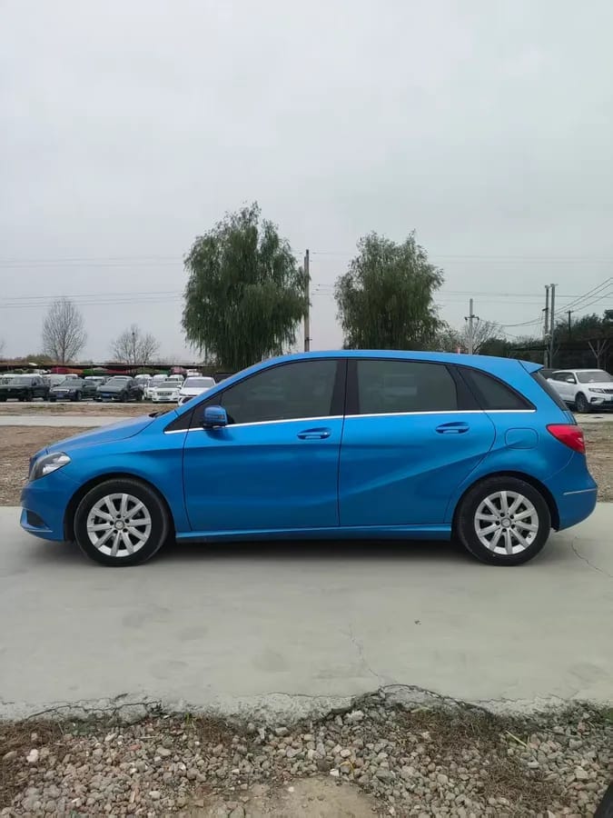Mercedes-Benz B ( ) 2015 B 260 3