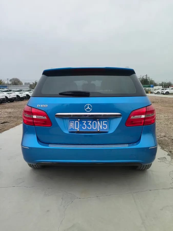 Mercedes-Benz B ( ) 2015 B 260 5