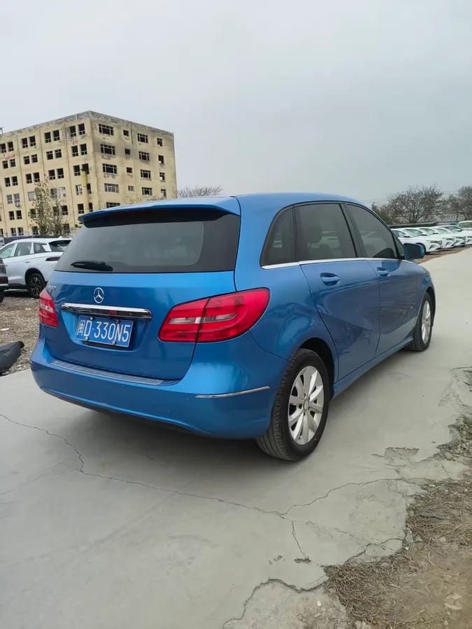 Mercedes-Benz B ( ) 2015 B 260 6