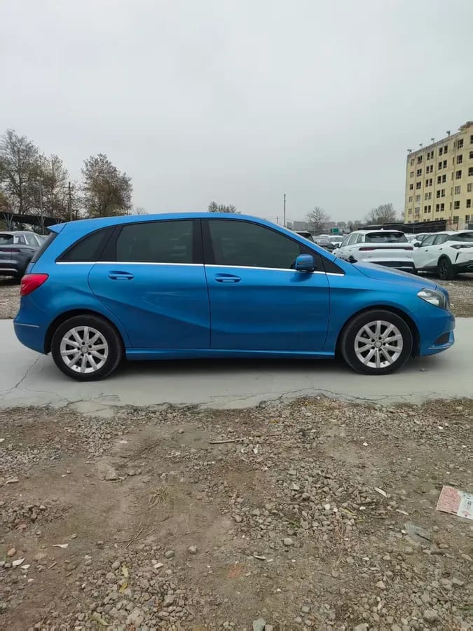 Mercedes-Benz B ( ) 2015 B 260 7