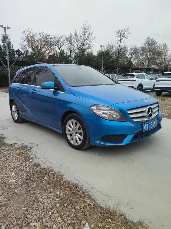 Mercedes-Benz B ( ) 2015 B 260 8