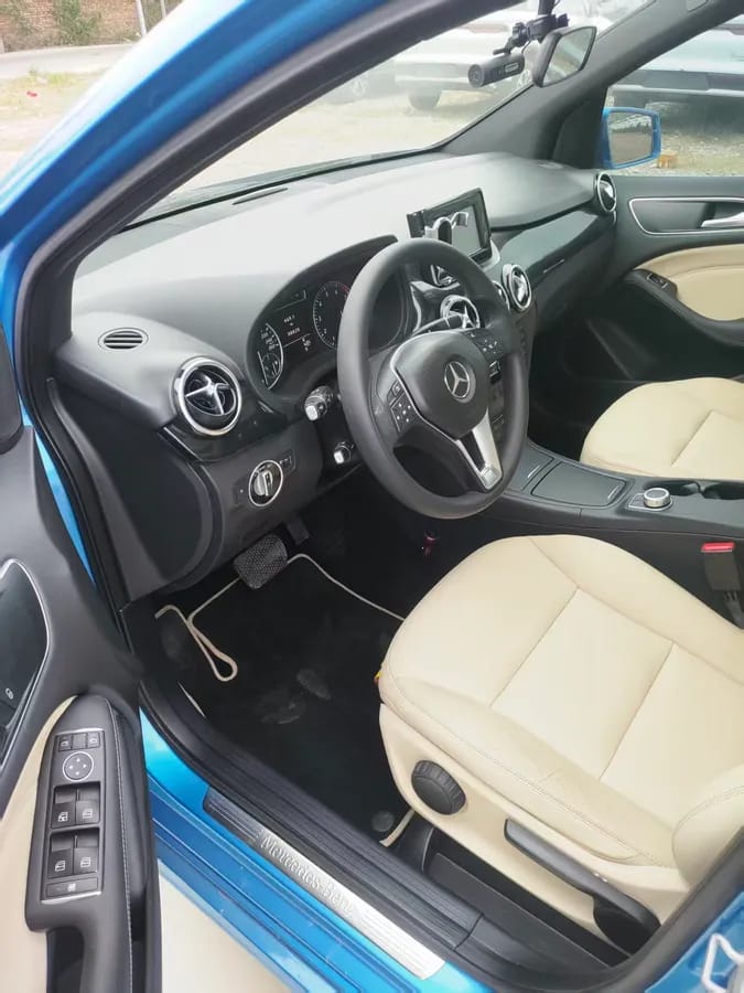Mercedes-Benz B ( ) 2015 B 260 9