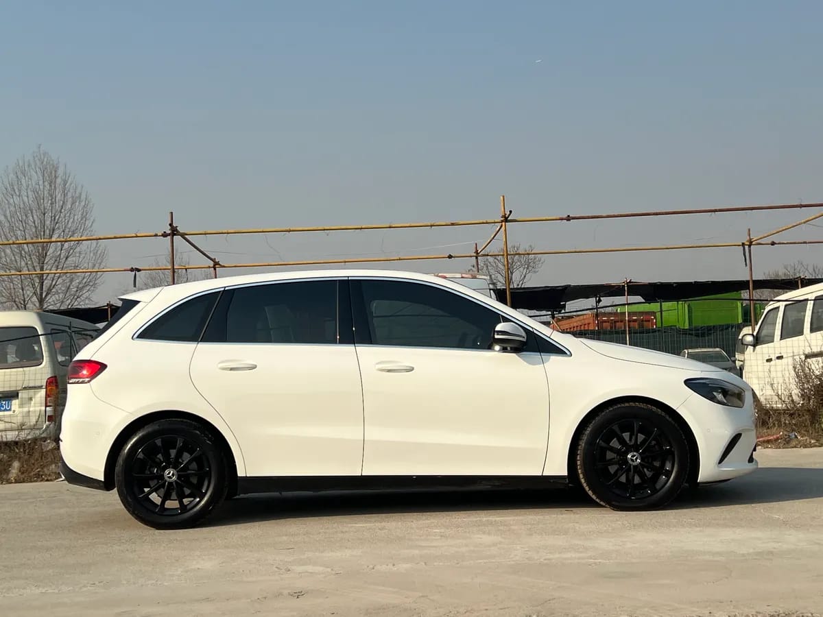 Mercedes-Benz B 2020 B 200 7