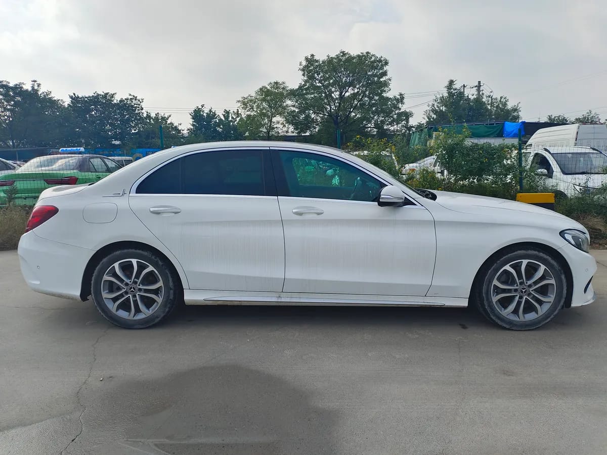 Mercedes-Benz C 2018 C 180 L 7