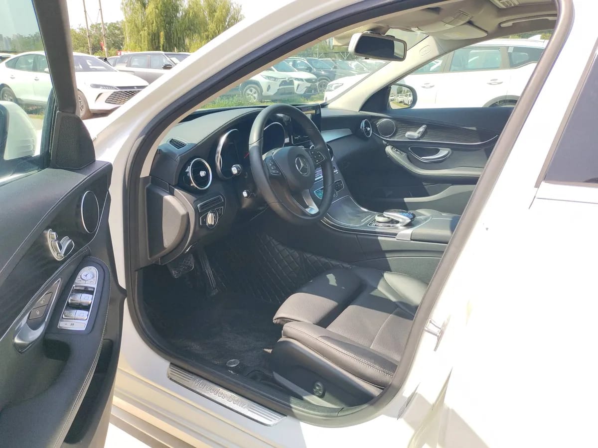 Mercedes-Benz C 2018 C 180 L 9