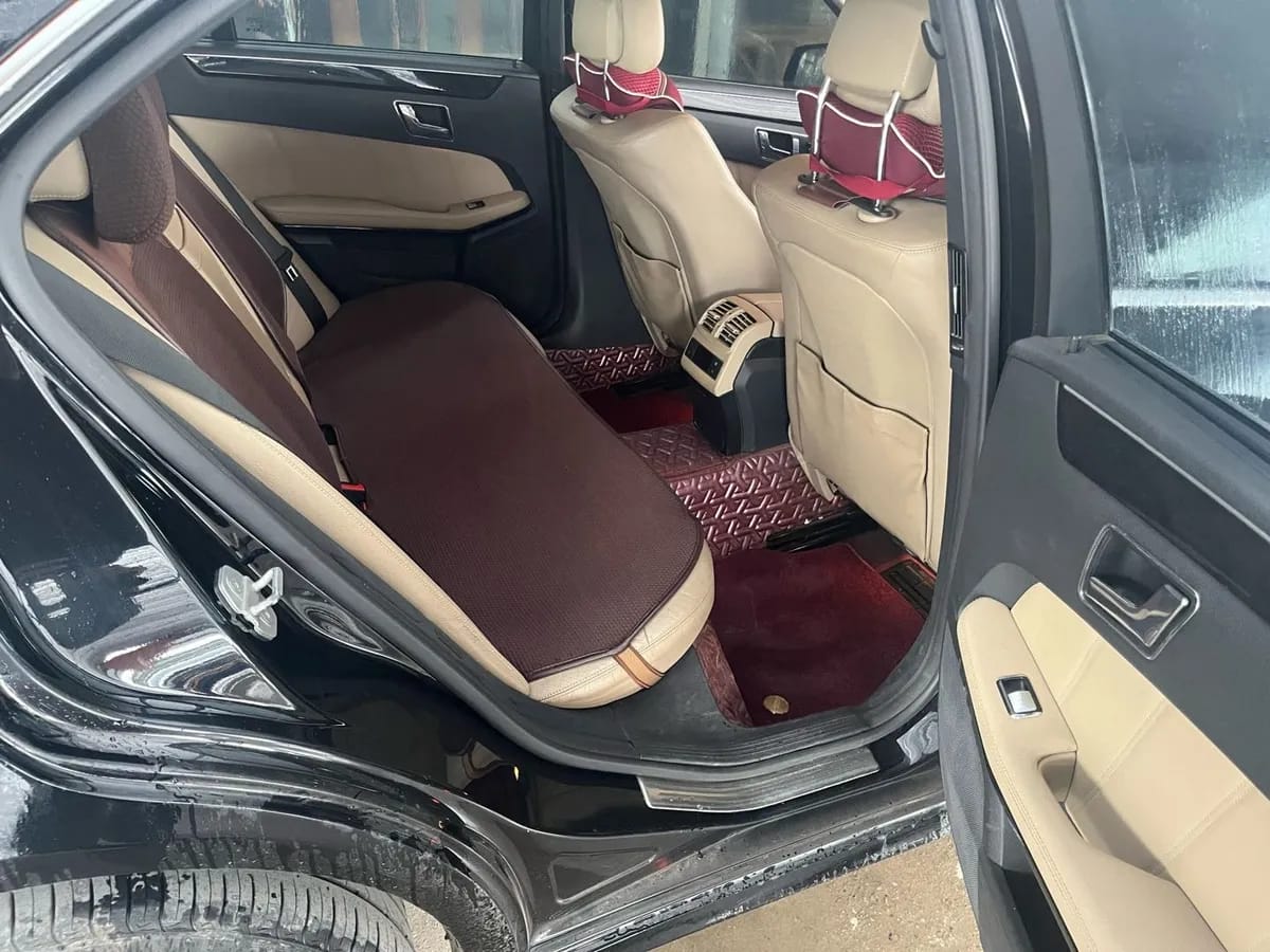Mercedes-Benz E ( ) 2010 E 260 CGI 4