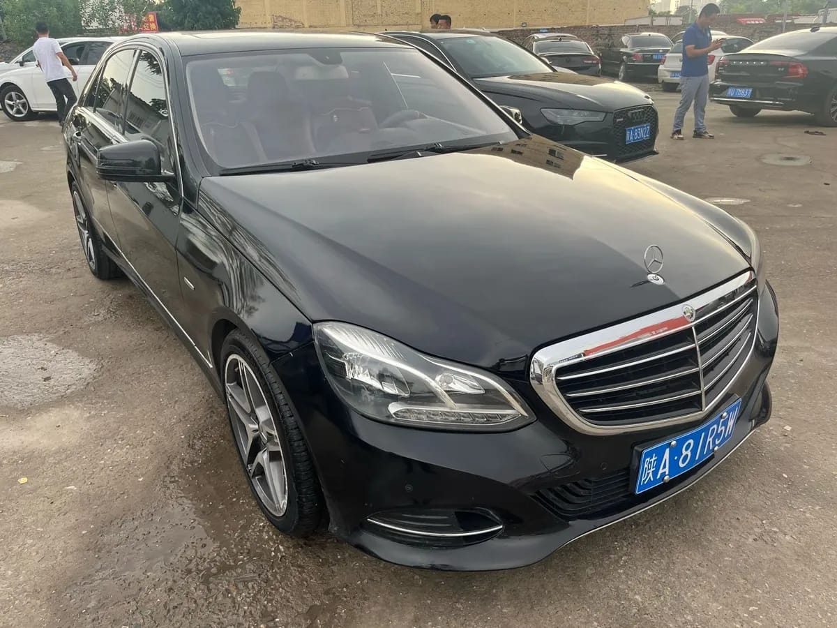 Mercedes-Benz E ( ) 2010 E 260 CGI 7