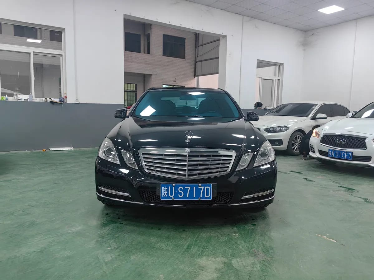 Mercedes-Benz E 2011 E 300 L 2