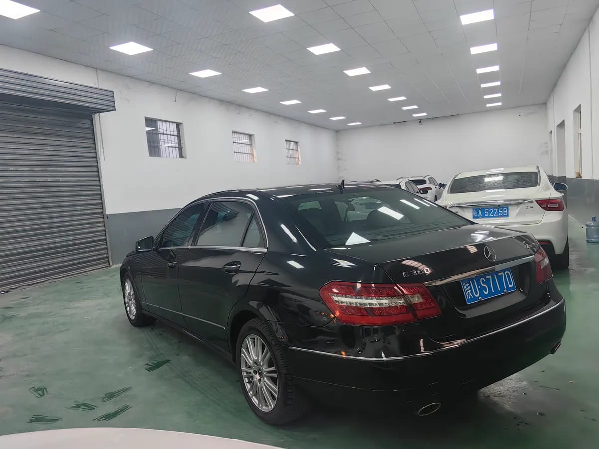 Mercedes-Benz E 2011 E 300 L 6