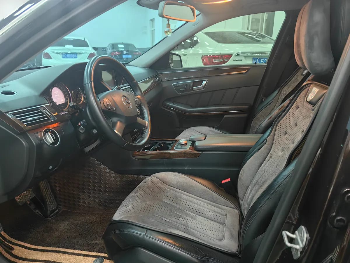 Mercedes-Benz E 2011 E 300 L 9