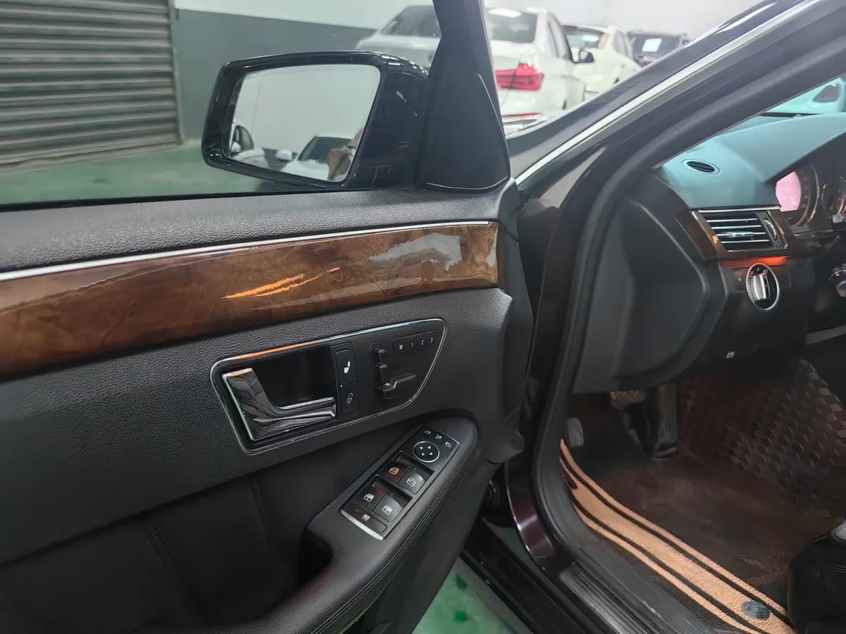 Mercedes-Benz E 2011 E 300 L 10