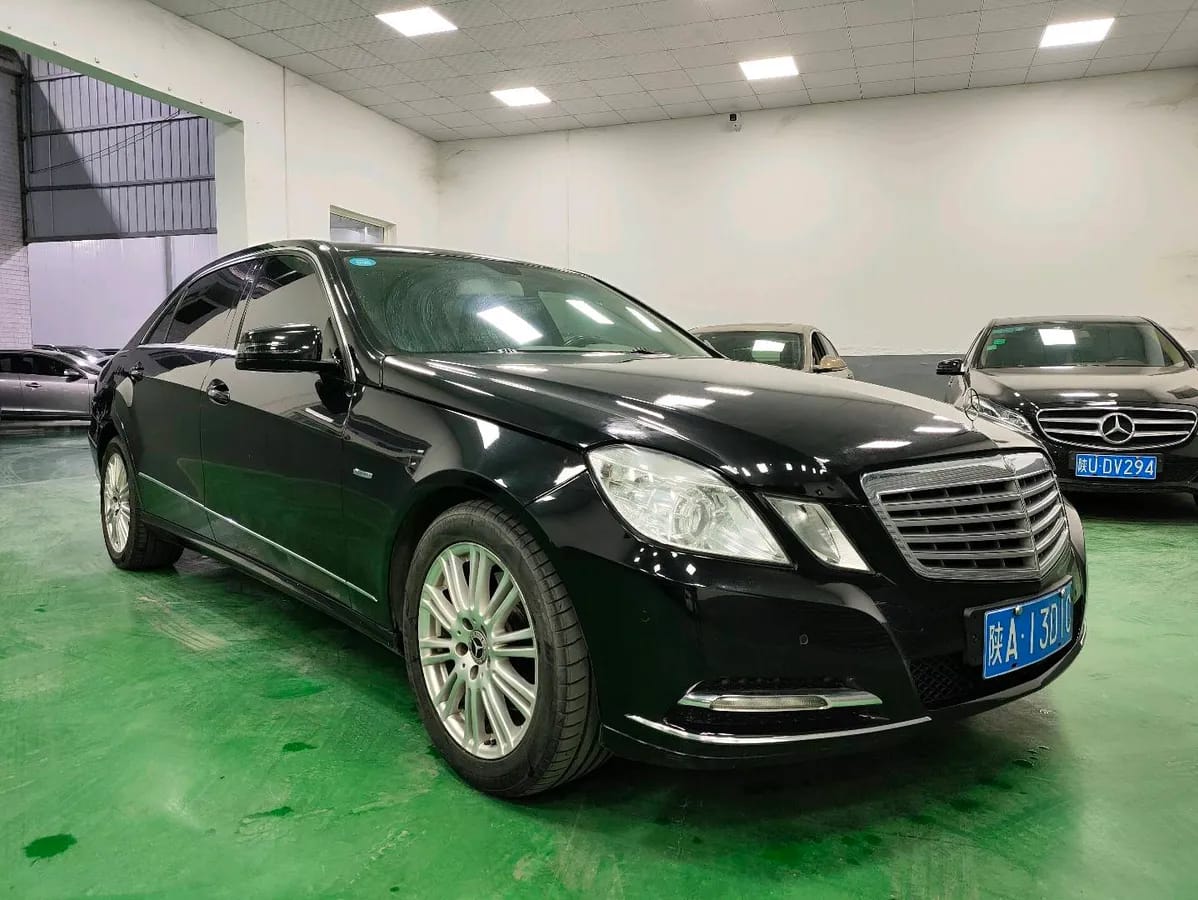 Mercedes-Benz E 2012 E 200 L CGI 3