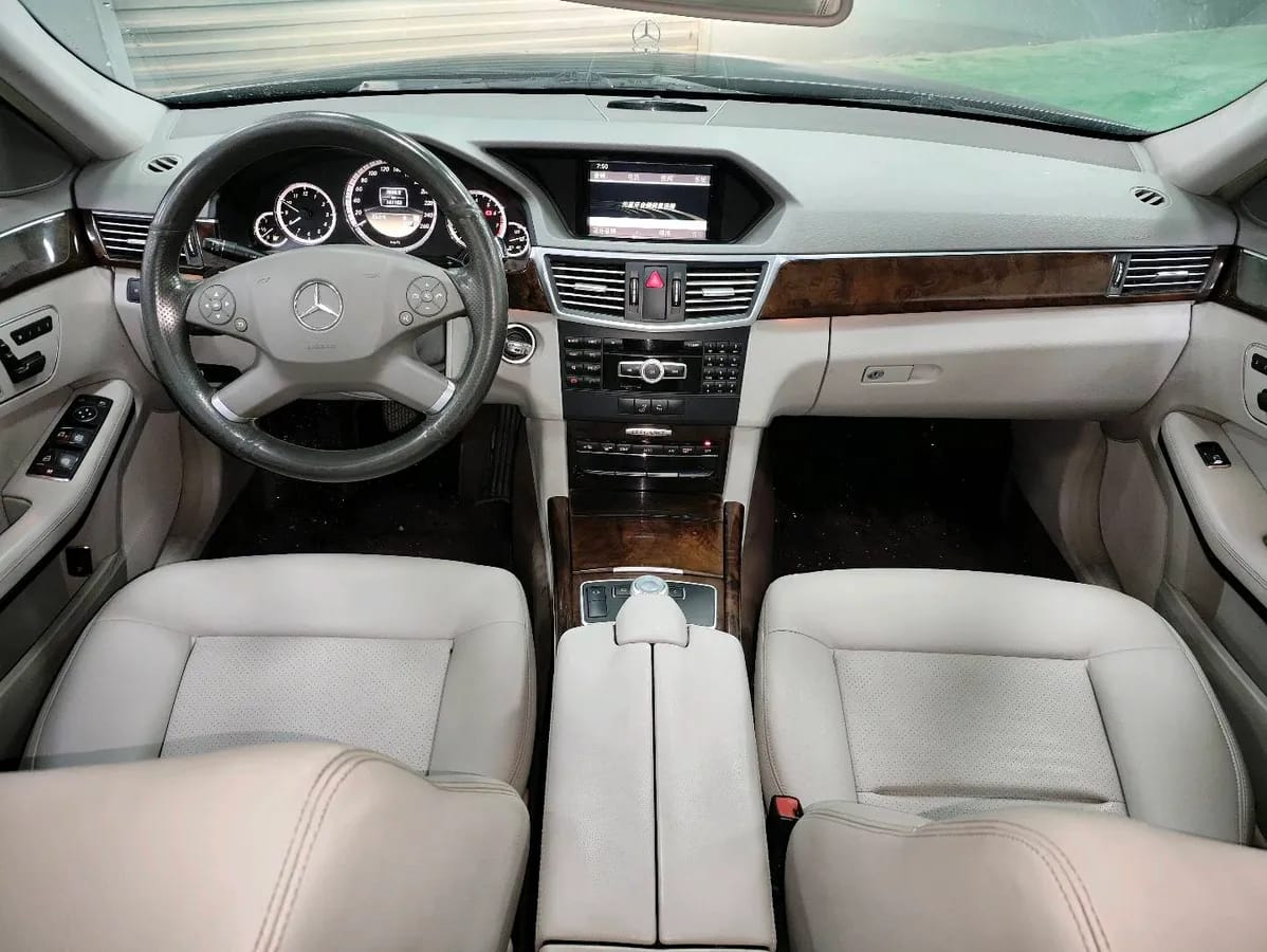 Mercedes-Benz E 2012 E 200 L CGI 6