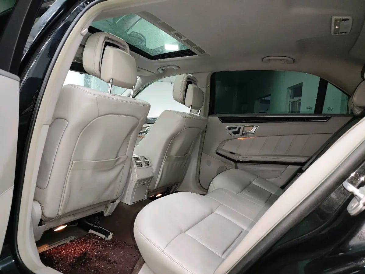 Mercedes-Benz E 2012 E 200 L CGI 9