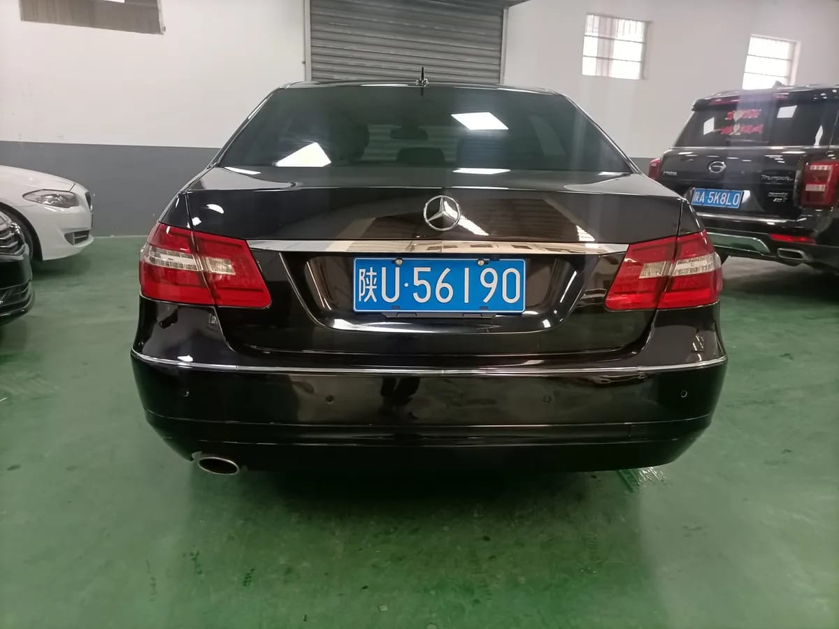 Mercedes-Benz E 2013 E 260 L CGI 8