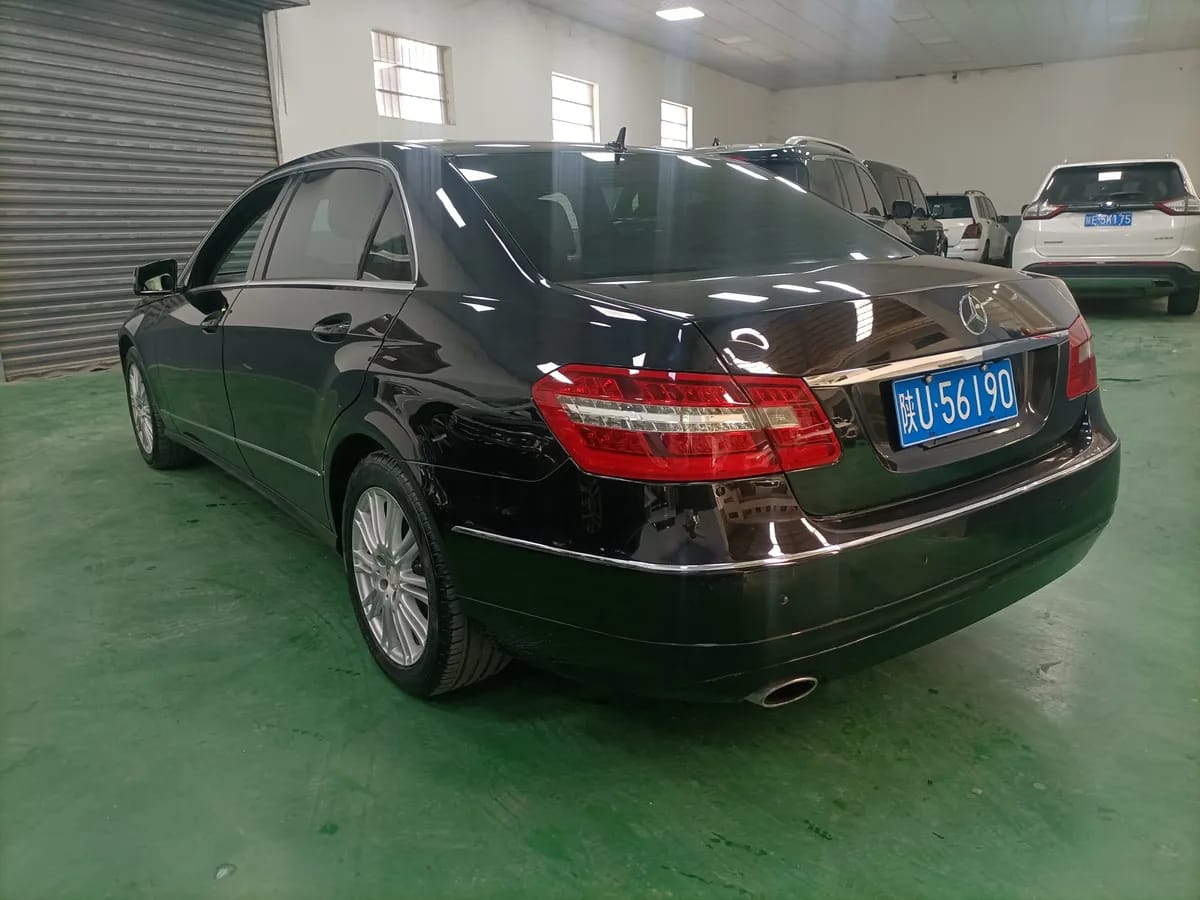 Mercedes-Benz E 2013 E 260 L CGI 9