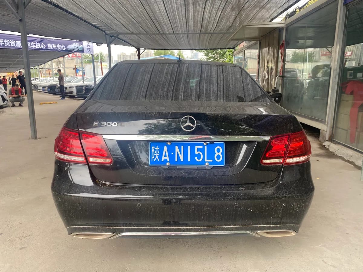 Mercedes-Benz E 2015 E 200 L 5
