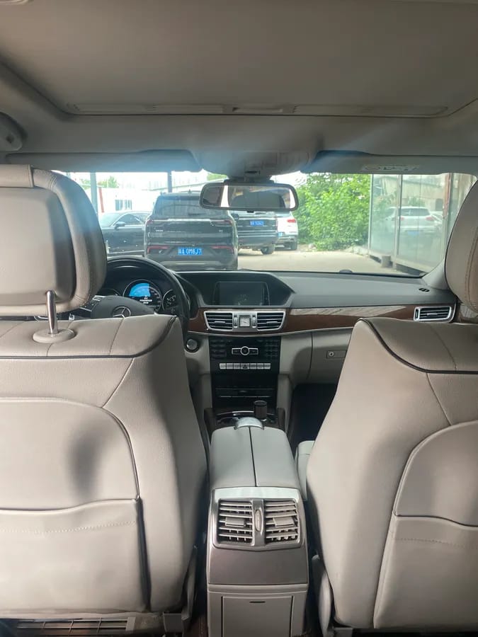 Mercedes-Benz E 2015 E 200 L 8