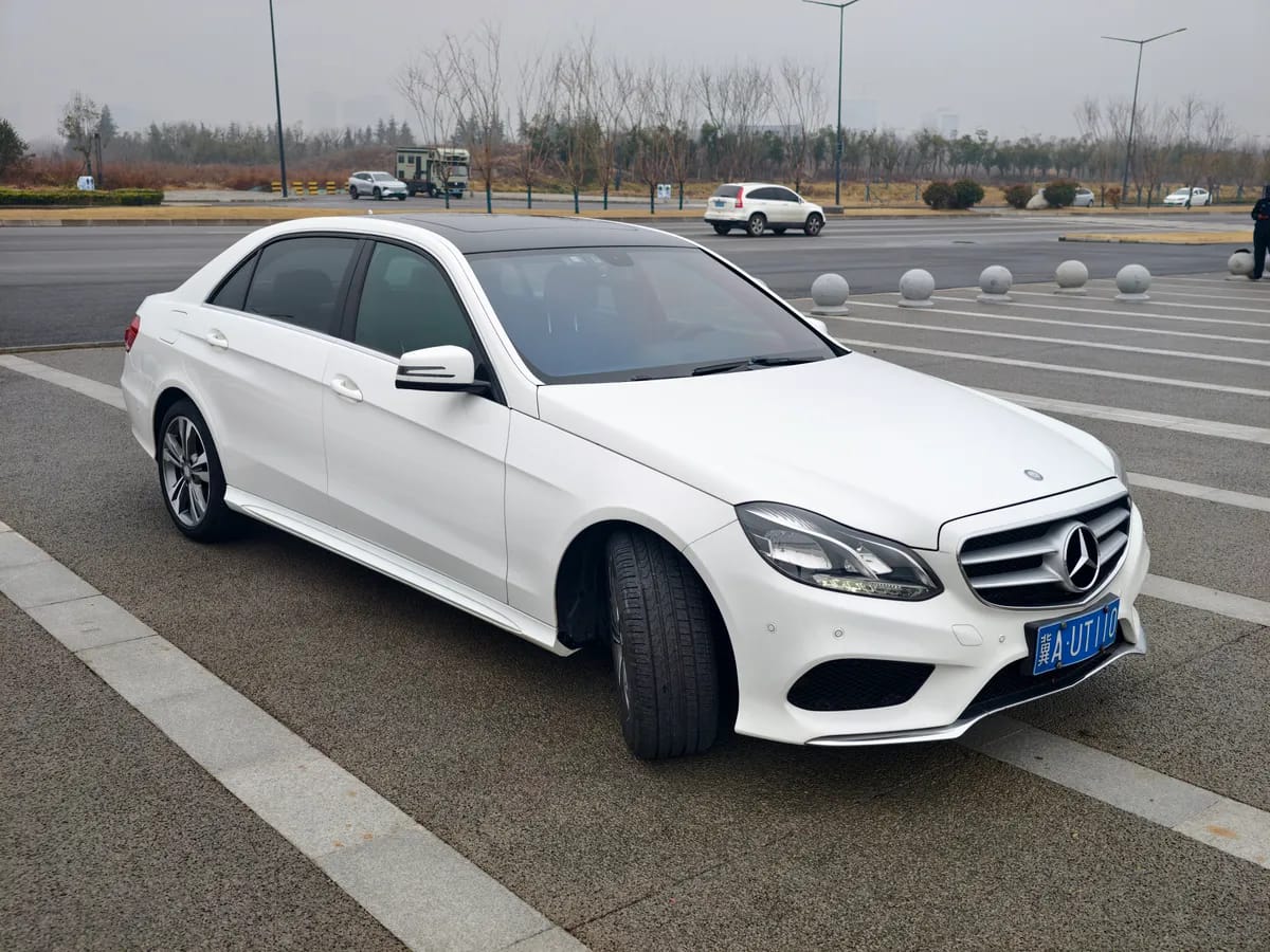 Mercedes-Benz E 2015 E 200 L 3