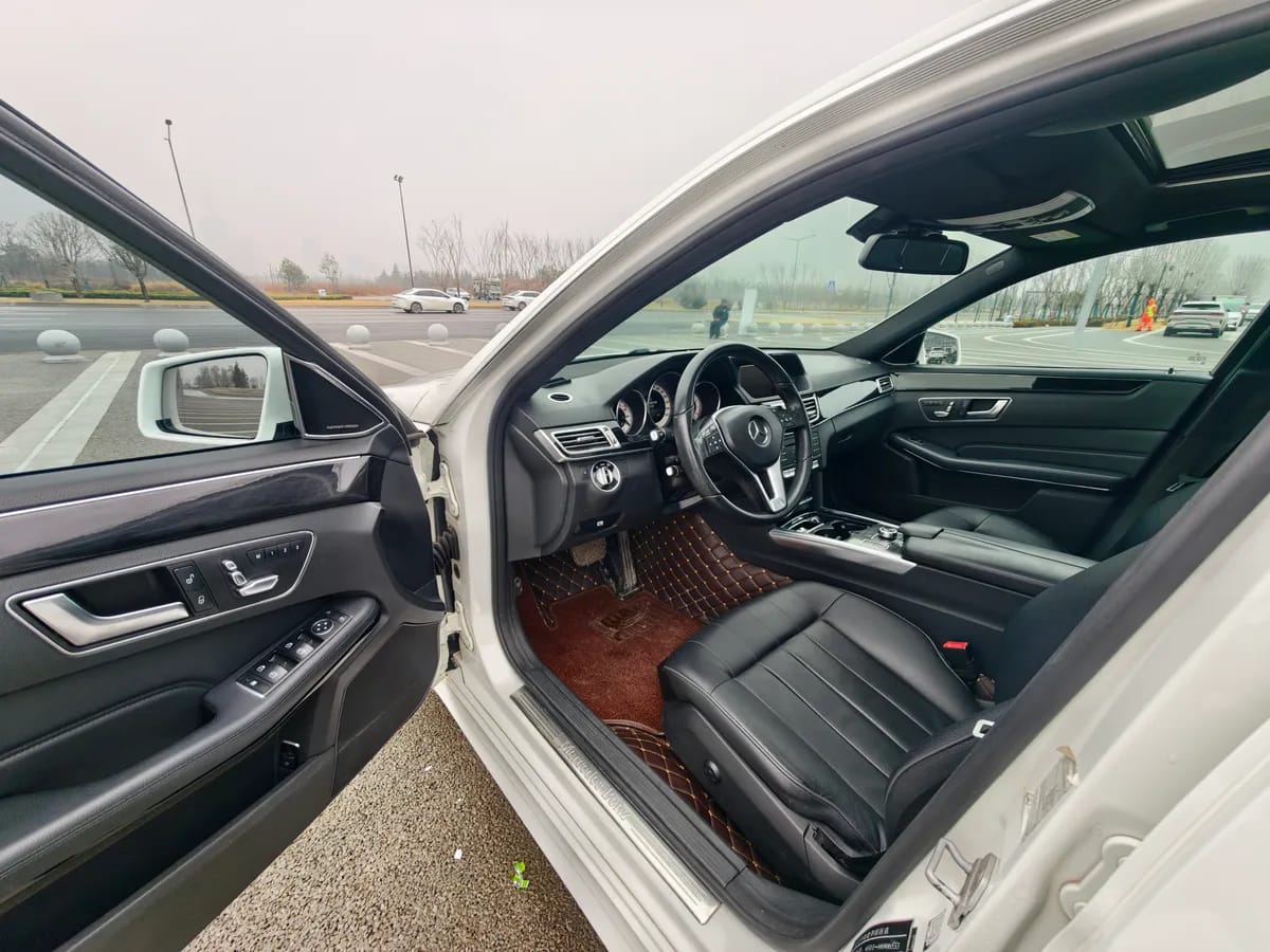 Mercedes-Benz E 2015 E 200 L 4