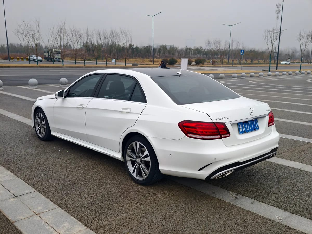 Mercedes-Benz E 2015 E 200 L 9