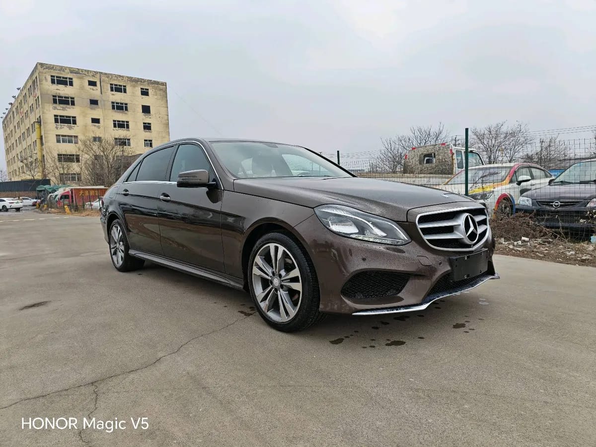Mercedes-Benz E 2015 E 260 L