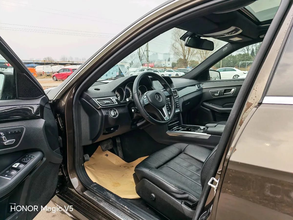 Mercedes-Benz E 2015 E 260 L 4