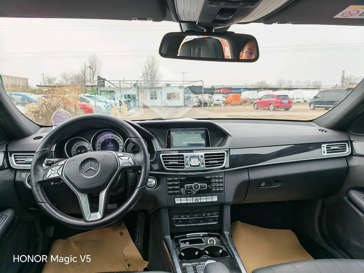 Mercedes-Benz E 2015 E 260 L 6