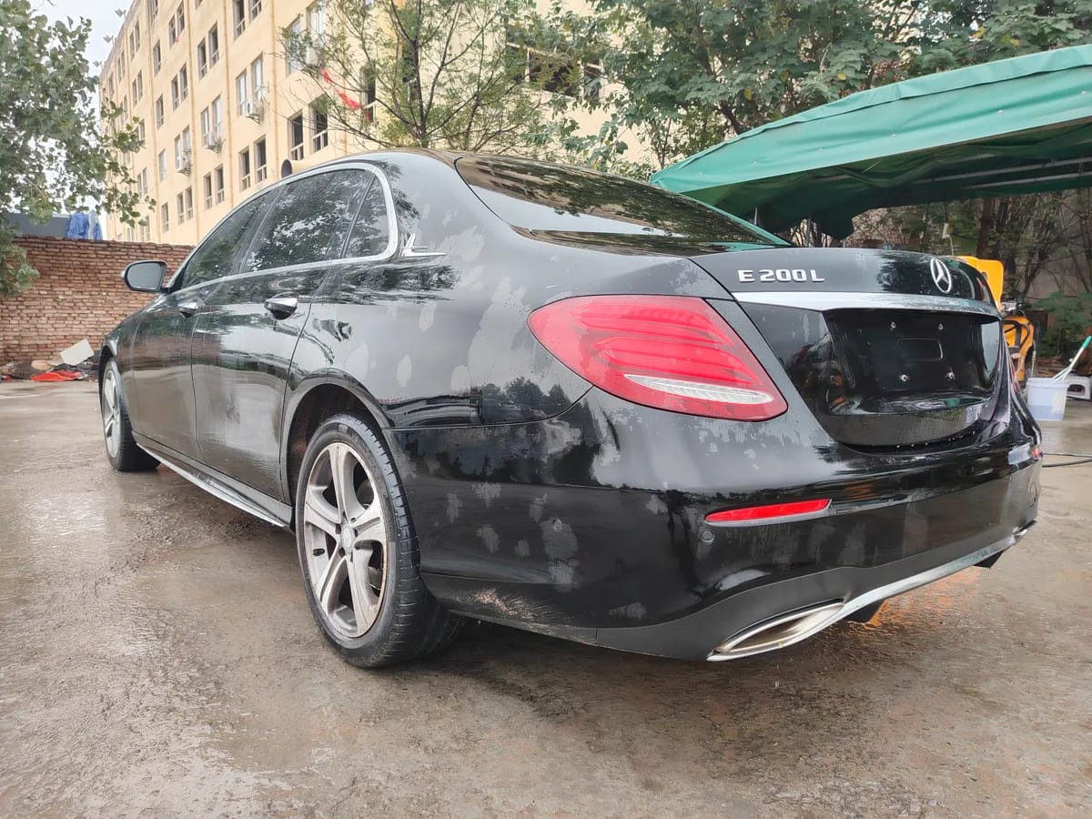 Mercedes-Benz E 2016 E 200 L 5
