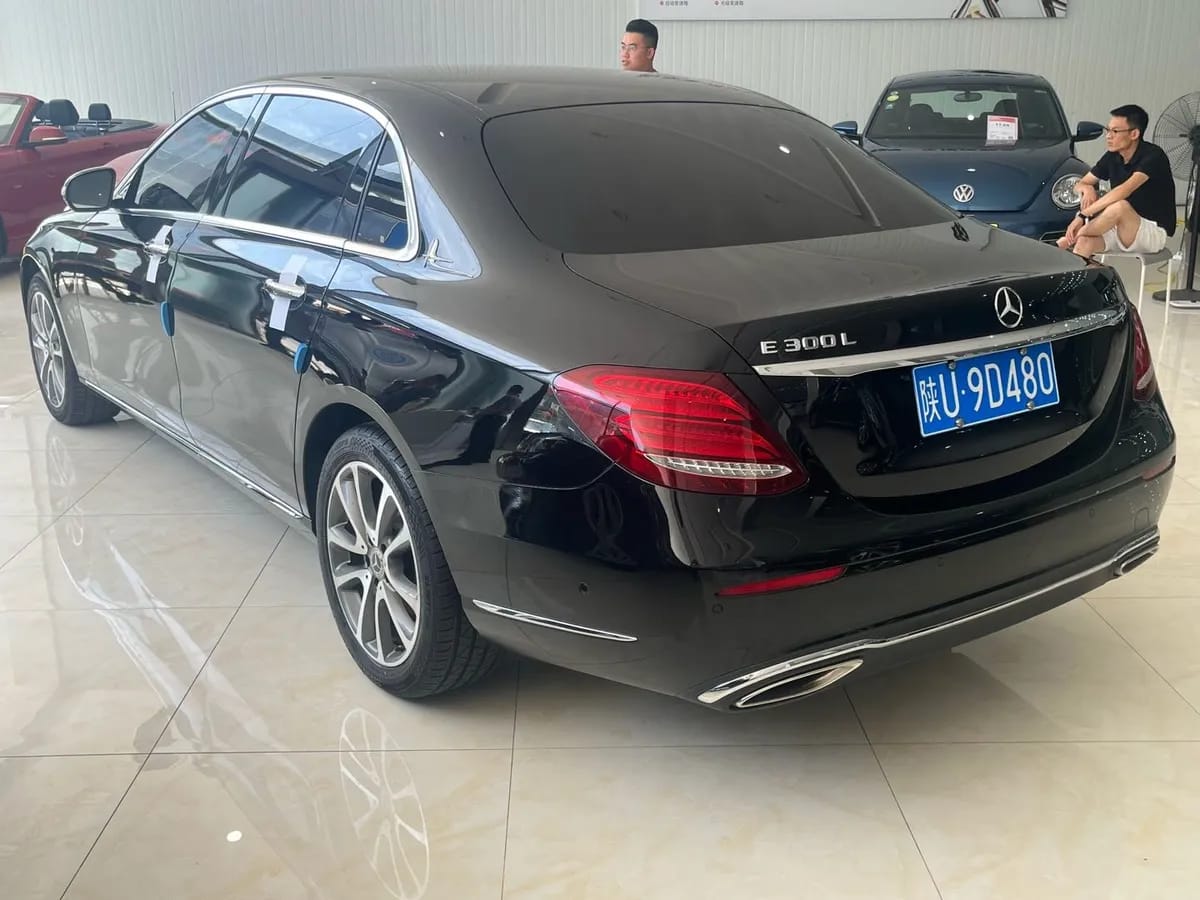 Mercedes-Benz E 2016 E 300 L 4