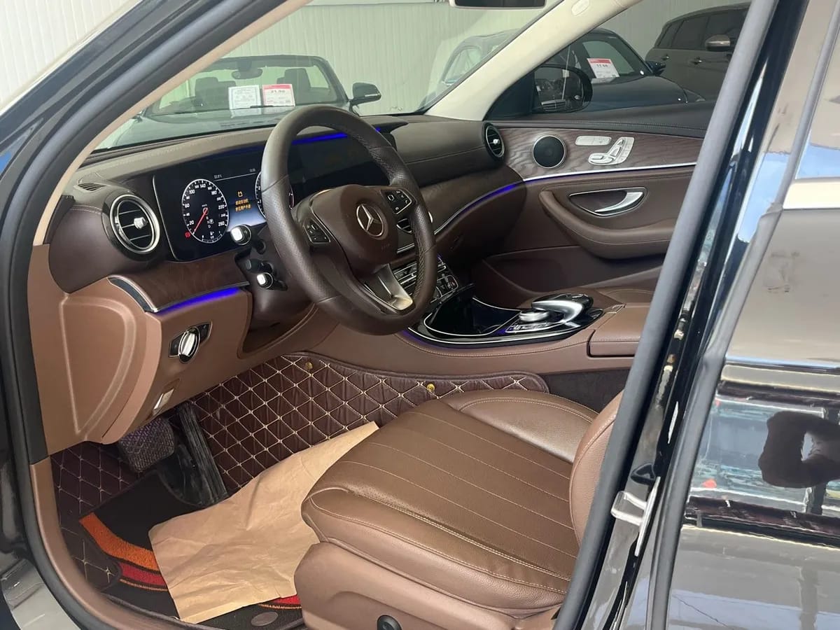 Mercedes-Benz E 2016 E 300 L 5