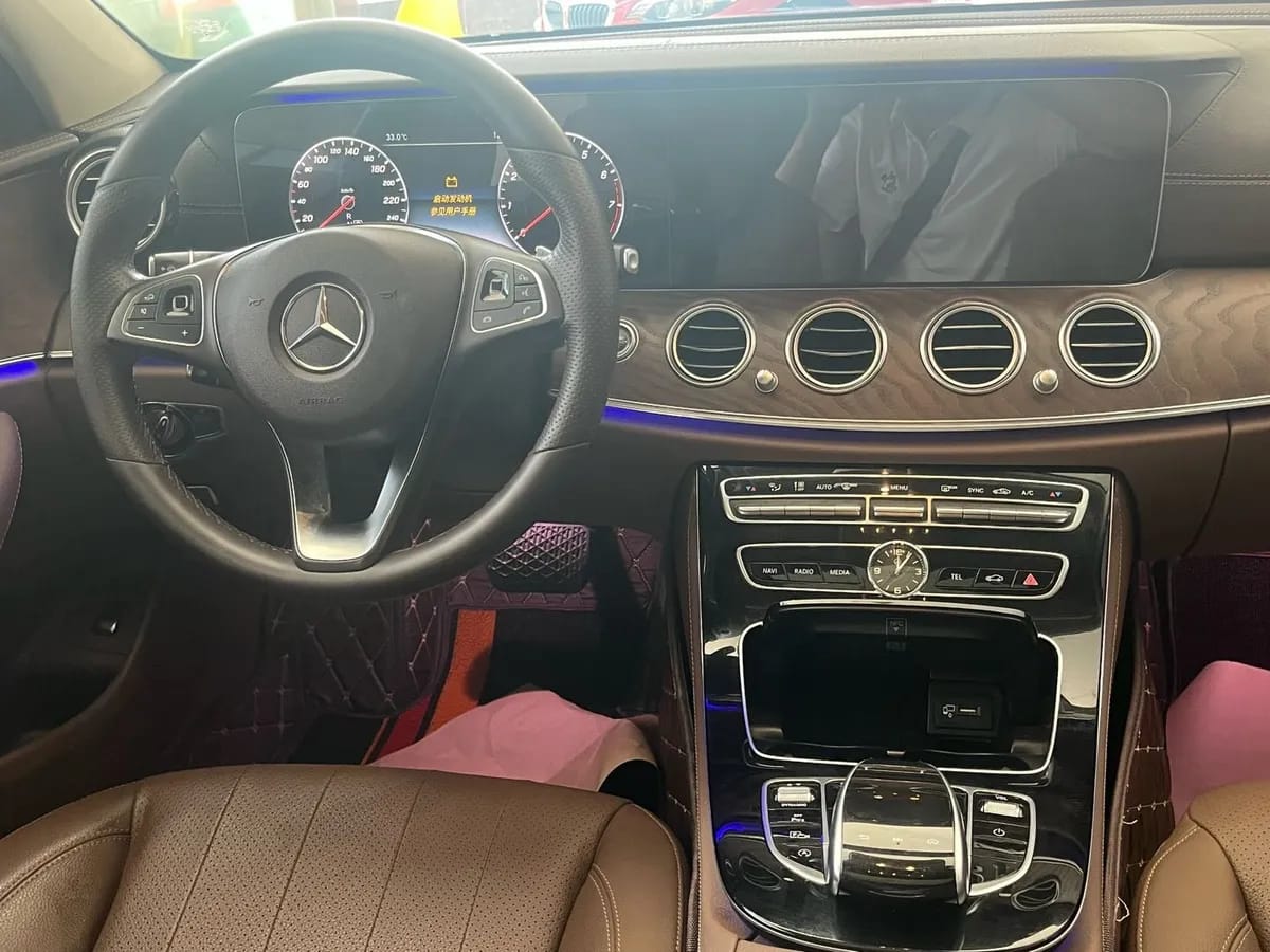 Mercedes-Benz E 2016 E 300 L 8