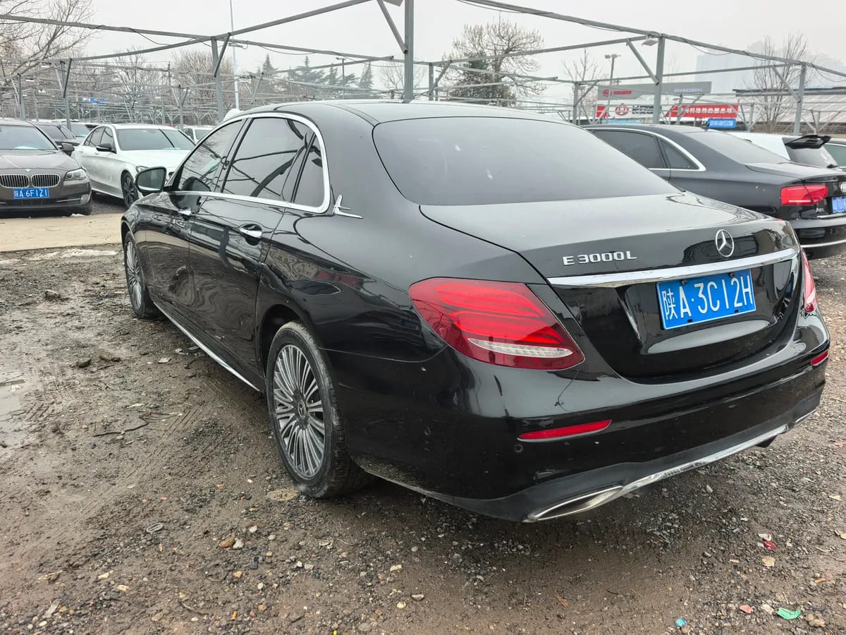Mercedes-Benz E 2017 E 300 L 5