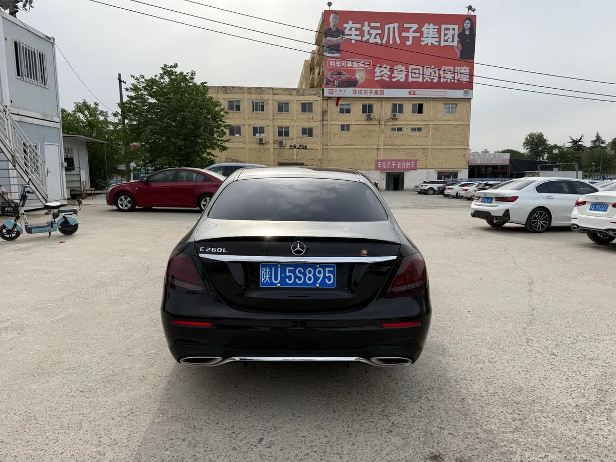 Mercedes-Benz E 2018 E 200 L 4