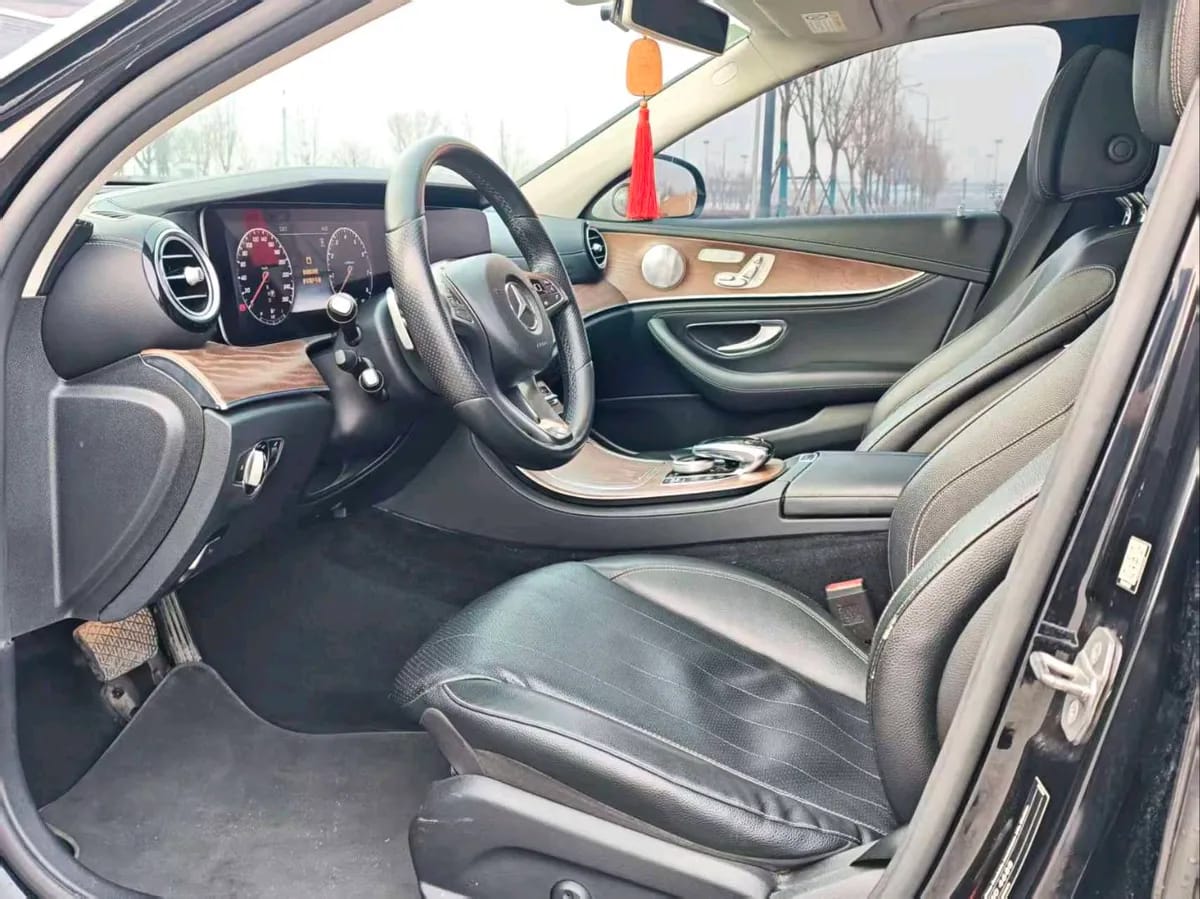 Mercedes-Benz E 2018 E 300 L 3